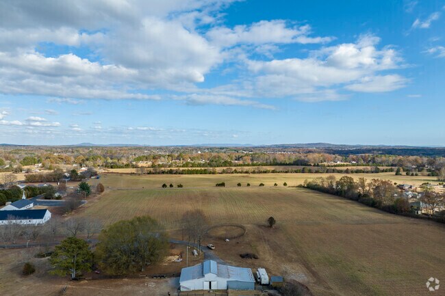 Capshaw is primarily agrarian with corn and cotton being the major crops.