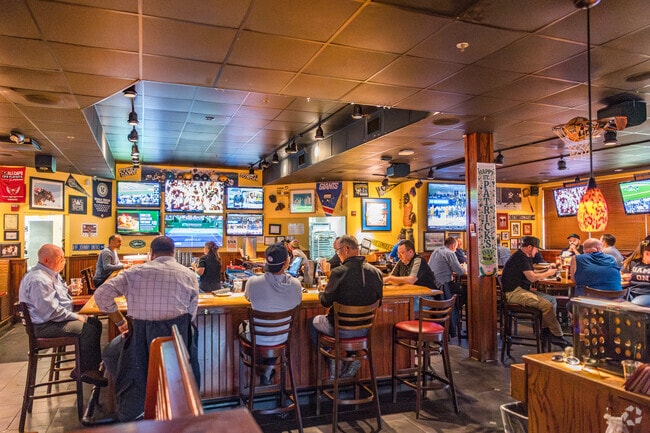 Glory Days Grill near Pohick serves delicious American fare in a casual setting.