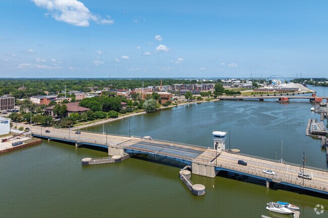 The Walnut Street bridge connects the east and west sides of Green Bay.