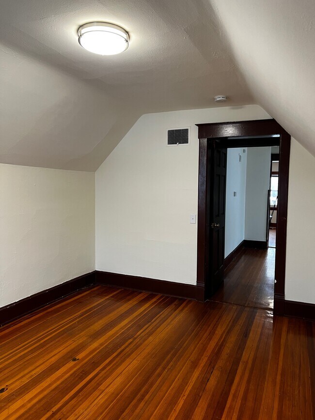 329 N Sherman Ave unit 3, Madison, WI 53704 - photo 6