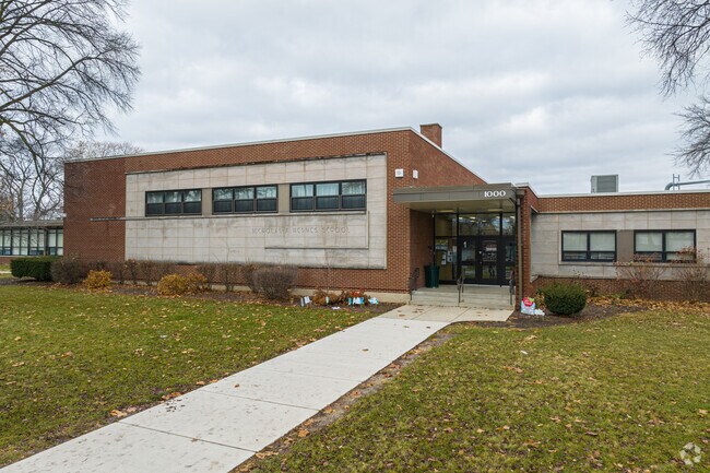 Aurora's Hermes Elementary is a public school serving 616 students in grades K-5.