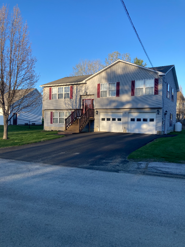 34 Bowdoin Dr, Brewer, ME 04412