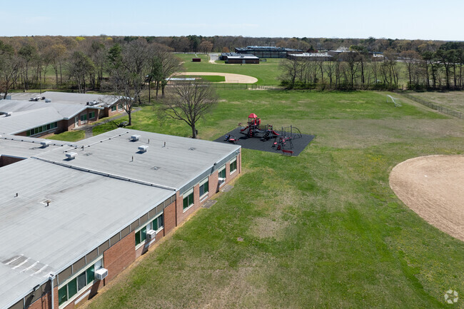Helen B Duffield Elementary sits right next to Ronkonkoma Middle School.