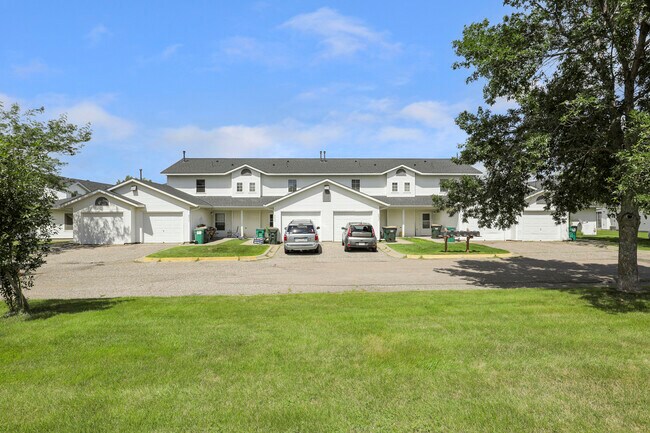 2401 14th St E, Glencoe, MN 55336 - photo 6