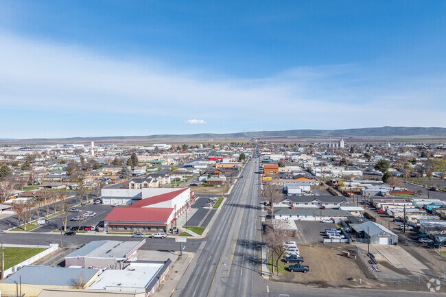Highway 281 runs through the middle of Quincy.