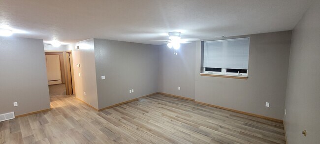 1308 E Redwood Blvd unit 1408 E Redwood BVD, Brandon, SD 57005 - photo 7