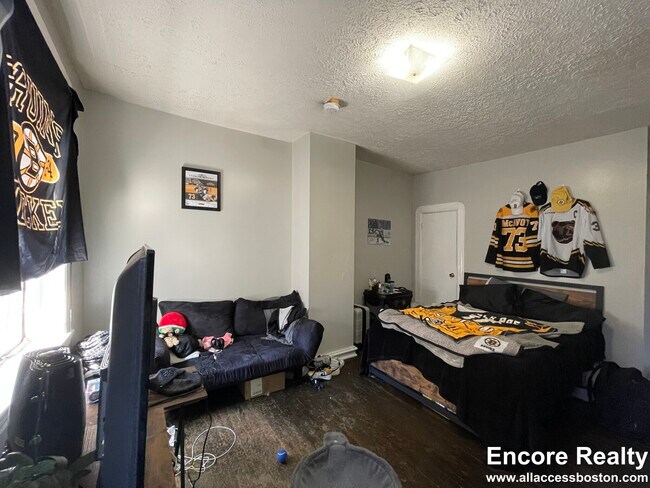 43 Anderson St unit 41-32, Boston, MA 02114 - photo 2