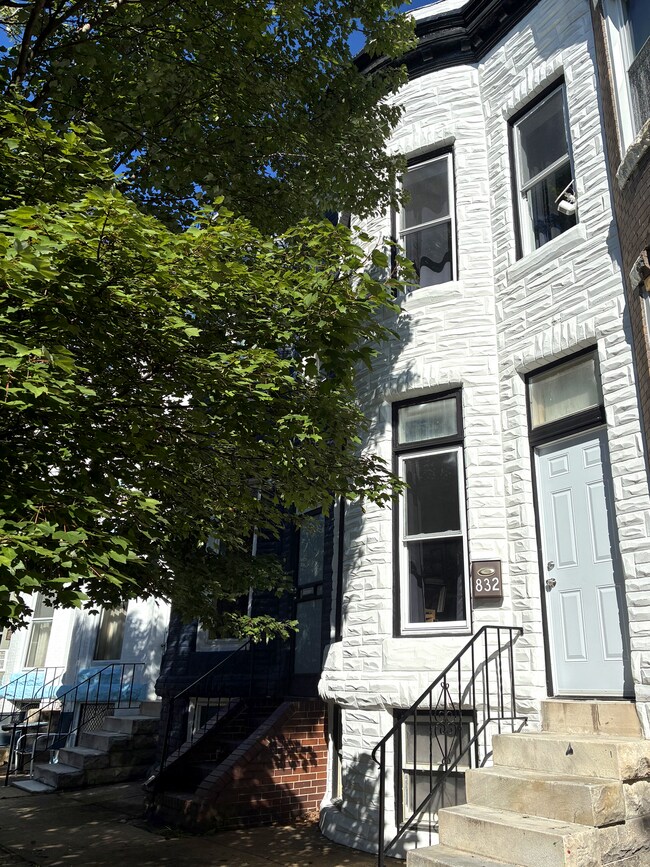 832 W 35th St, Baltimore, MD 21211