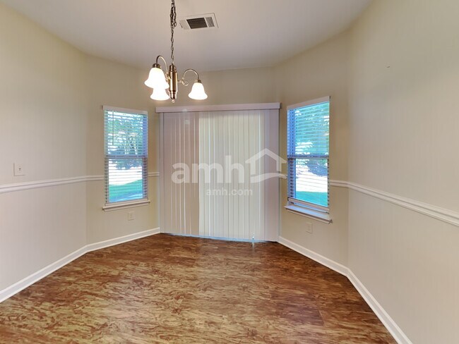 812 Whitfield Oak Rd, Auburn, GA 30011 - photo 5