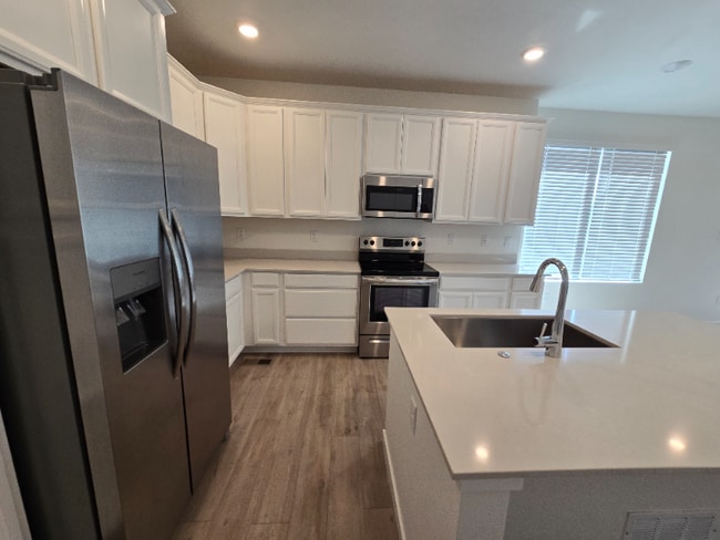 4374 Timnath Pkwy, Timnath, CO 80547 - photo 2