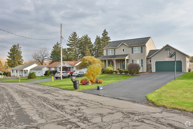 Wide streets and driveways make parts of Lakeland in Geddes ideal for walking.