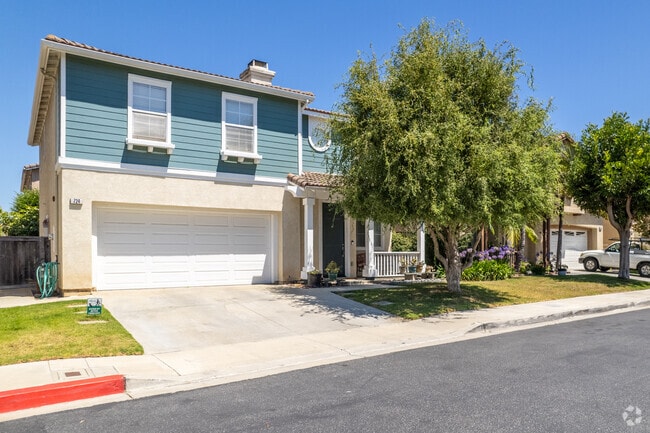Homes in the neighborhood of Sea Air are a mix of single story and two story homes.