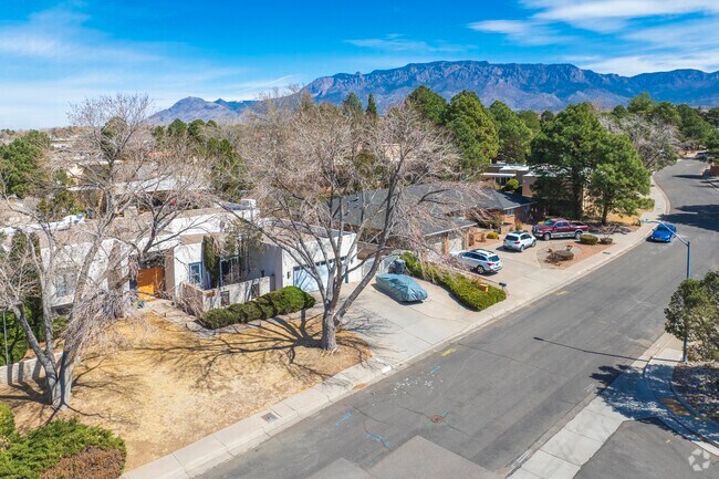 Most homes in Arroyo del Oso North have great views of the Sandia Mountains nearby.