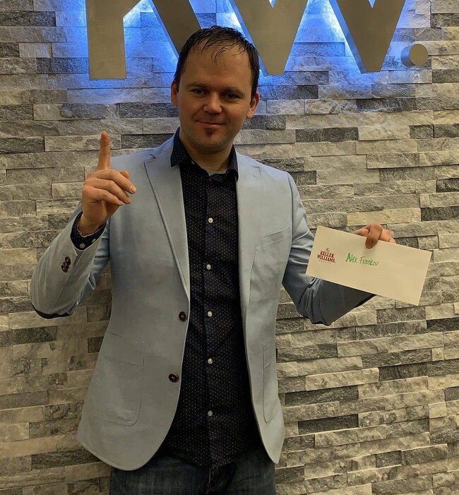 Agent Photo