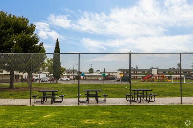 At Zela Davis Elementary School in Hawthorne, CA, students can have their snacks outside.