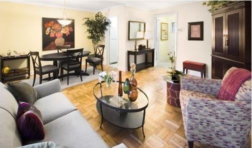 547 Vfw Pkwy unit 2STD, Boston, MA 02467 - photo 3