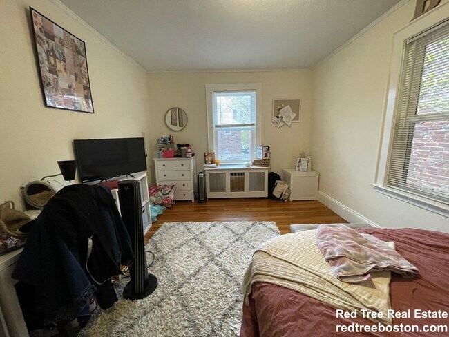 30 Harris St, Brookline, MA 02446 - photo 5