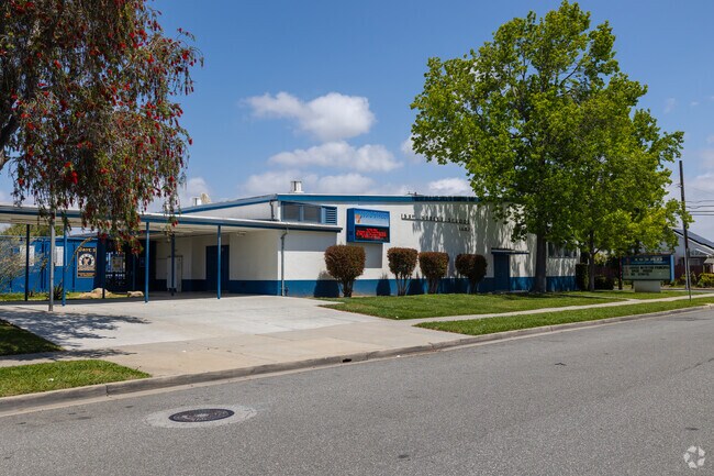 153rd St Elementary School serves grades K-5th.