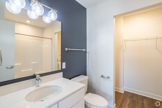 Swivel, Omaha, NE 68114 - photo 2