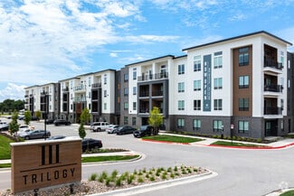 800 NW Ward Rd, Lee's Summit, MO 64086