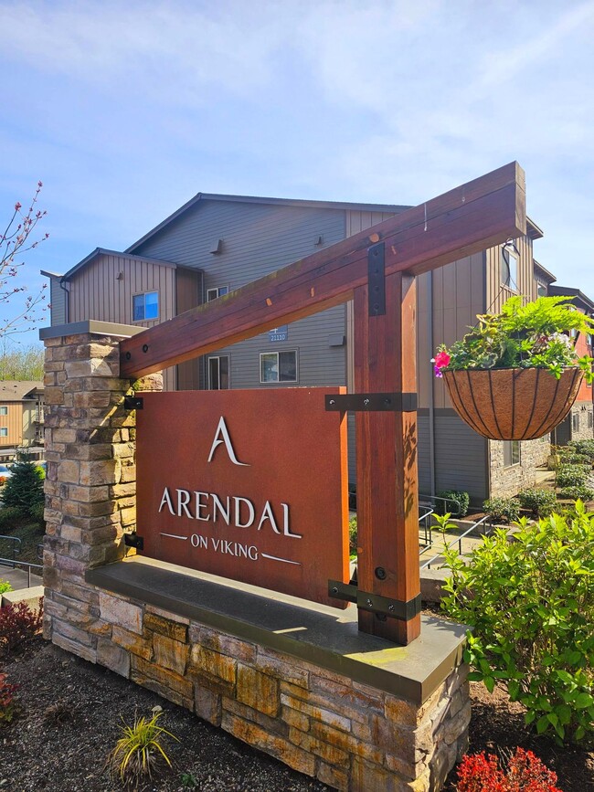 21056 Viking Ave NW, Poulsbo, WA 98370