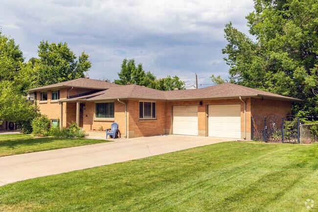 1980s ranch-style homes include three to four bedrooms and list between $550,000 and $785,000.