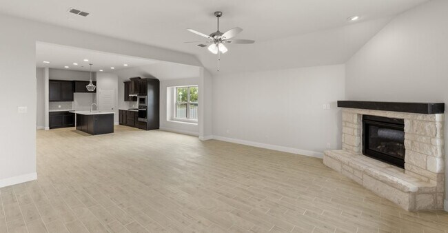212 Oakcrest Dr unit 36456614, Justin, TX 76247 - photo 7