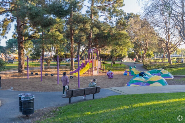 Newark Community Park is a 16-acre park with play structures & picnic tables.