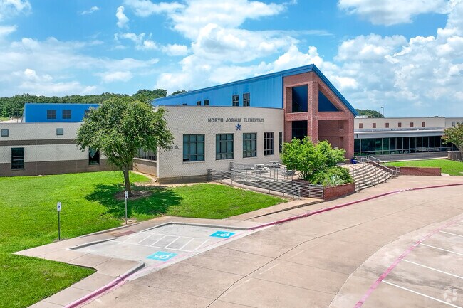 North Joshua Elementary School in Burleson, TX gets an A score on niche.