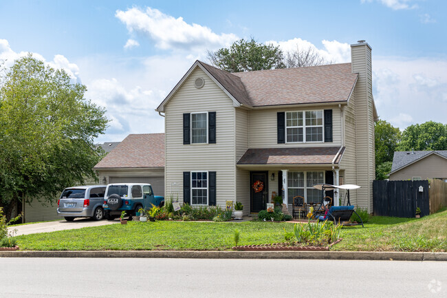 The average home in Bradford Place is roughly 1,693 square feet.