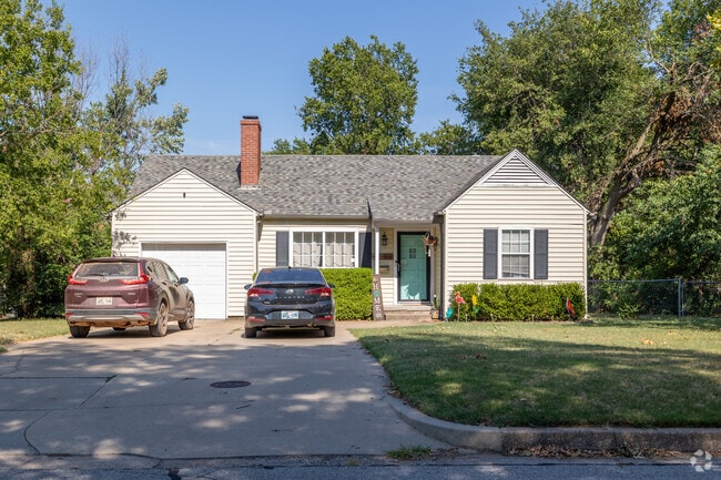 Homes in Mid Tulsa are kept up and known for their neat appearance.