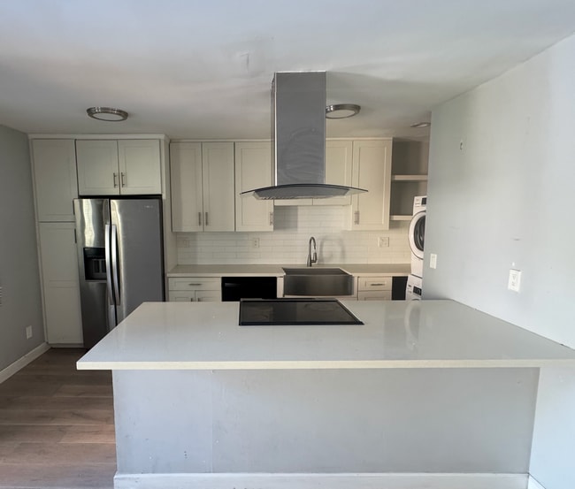 951 Locust Ave unit 7, Long Beach, CA 90813 - photo 3