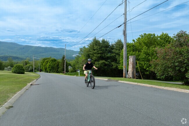There is no shortage of fantastic views throughout the Cheshire neighborhood.