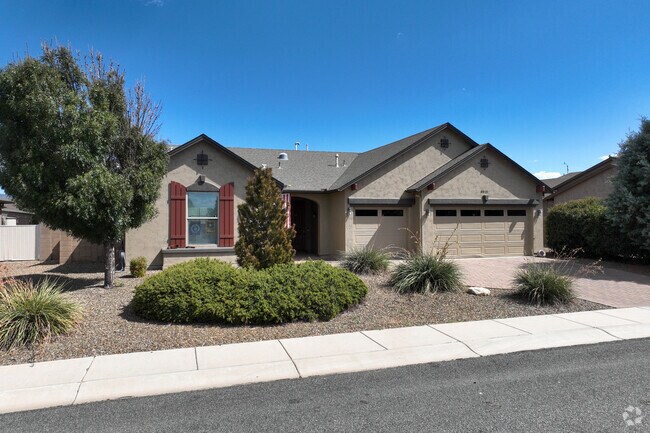 Larger homes in Pronghorn Ranch start at $575,000.