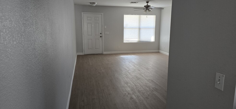 11602 W Charter Oak Rd, El Mirage, AZ 85335 - photo 1