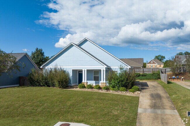 Lundy Chase houses feature long side-yard driveways.
