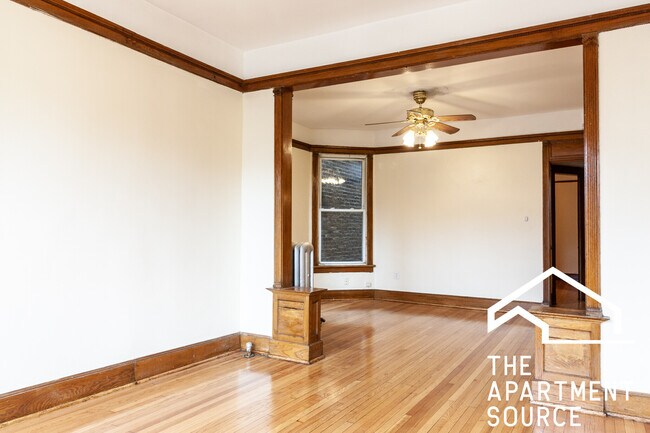 3326 N Clark St unit 2F, Chicago, IL 60657 - photo 4