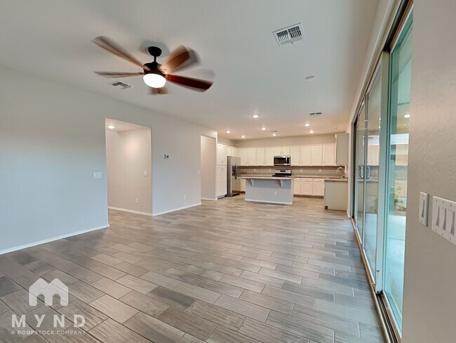 17147 W Orchid Ln, Waddell, AZ 85355 - photo 2