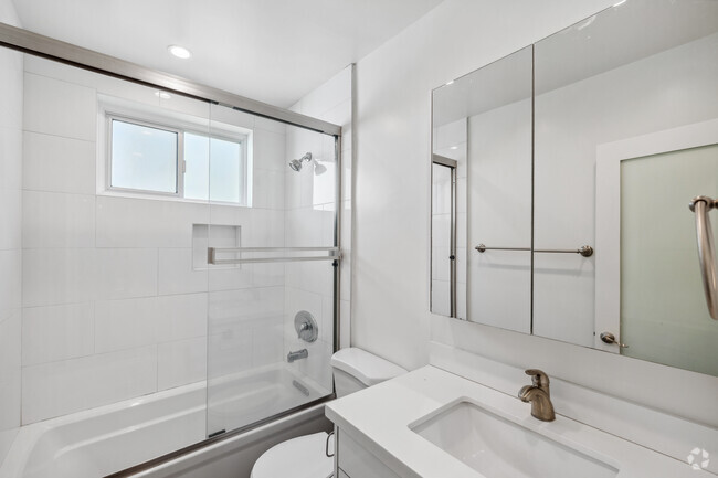 1BR, 1BA - 1,000SF - Bathroom