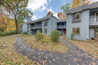 10 Deepwood Dr, Southington, CT 06489