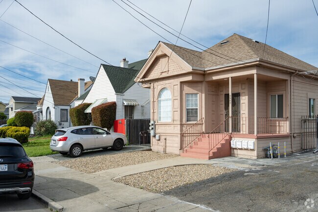 Italiante and varios other home styles can be found in the Cox.