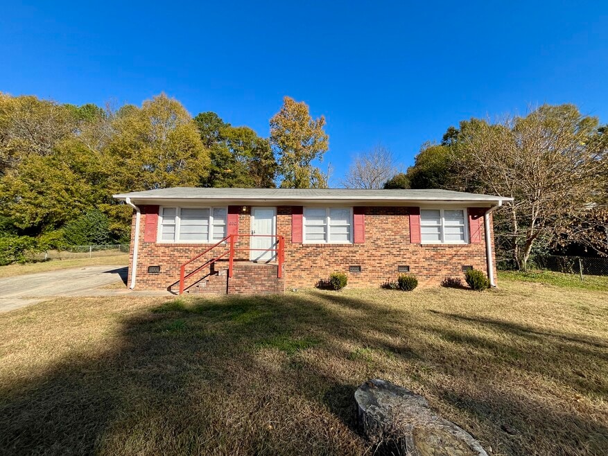 510 Martha Ave, Gastonia, NC 28052 - photo 1