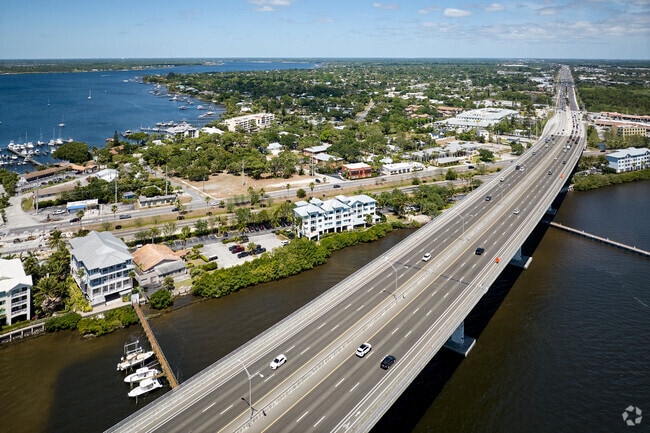 US1 is the main thoroughfare in North River Shores, providing access to shopping and dining.