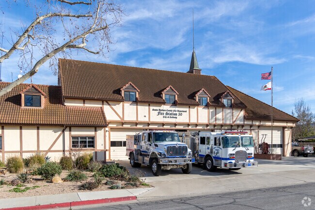 Santa Barbara fires stations are located close to Los Olivos.