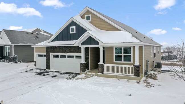 20047 Gabardine Ln, Lakeville, MN 55044 - photo 2