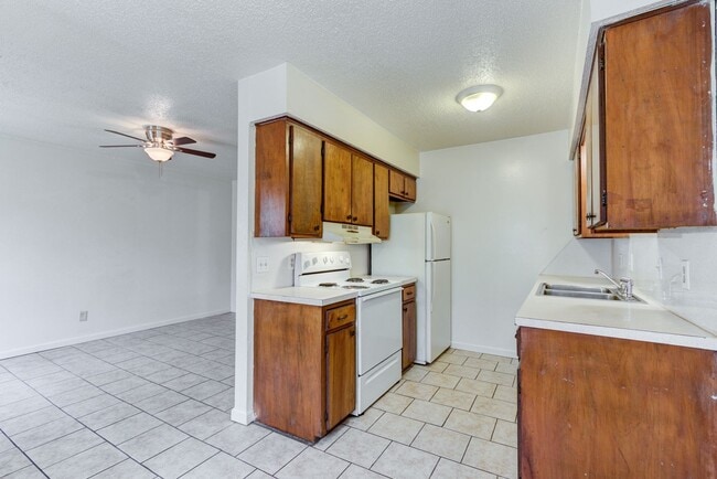 The View: 1 & 2 Bedroom Apartments with All Inclusive Utilities Option, Fort Smith, AR 72901 - photo 2