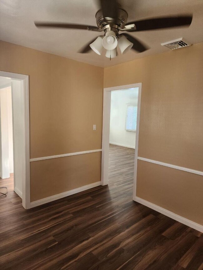 2708 W 85th St unit 2708 W. 85th St, Inglewood, CA 90305 - photo 7