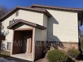 6063 In the Pines Dr SE, Grand Rapids, MI 49548