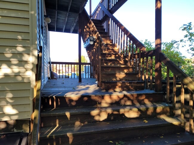 87 Essex St unit Essex1stfloor, Lewiston, ME 04240 - photo 2