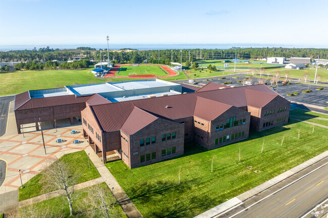 Siuslaw Middle Schoolis in Florence, Oregon and serves grades 6-8.